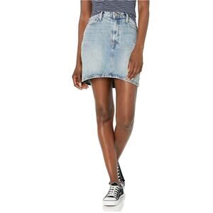 NWT Hudson Curved Hem Mini Skirt in‎ Sterling Light Wash  Size 24